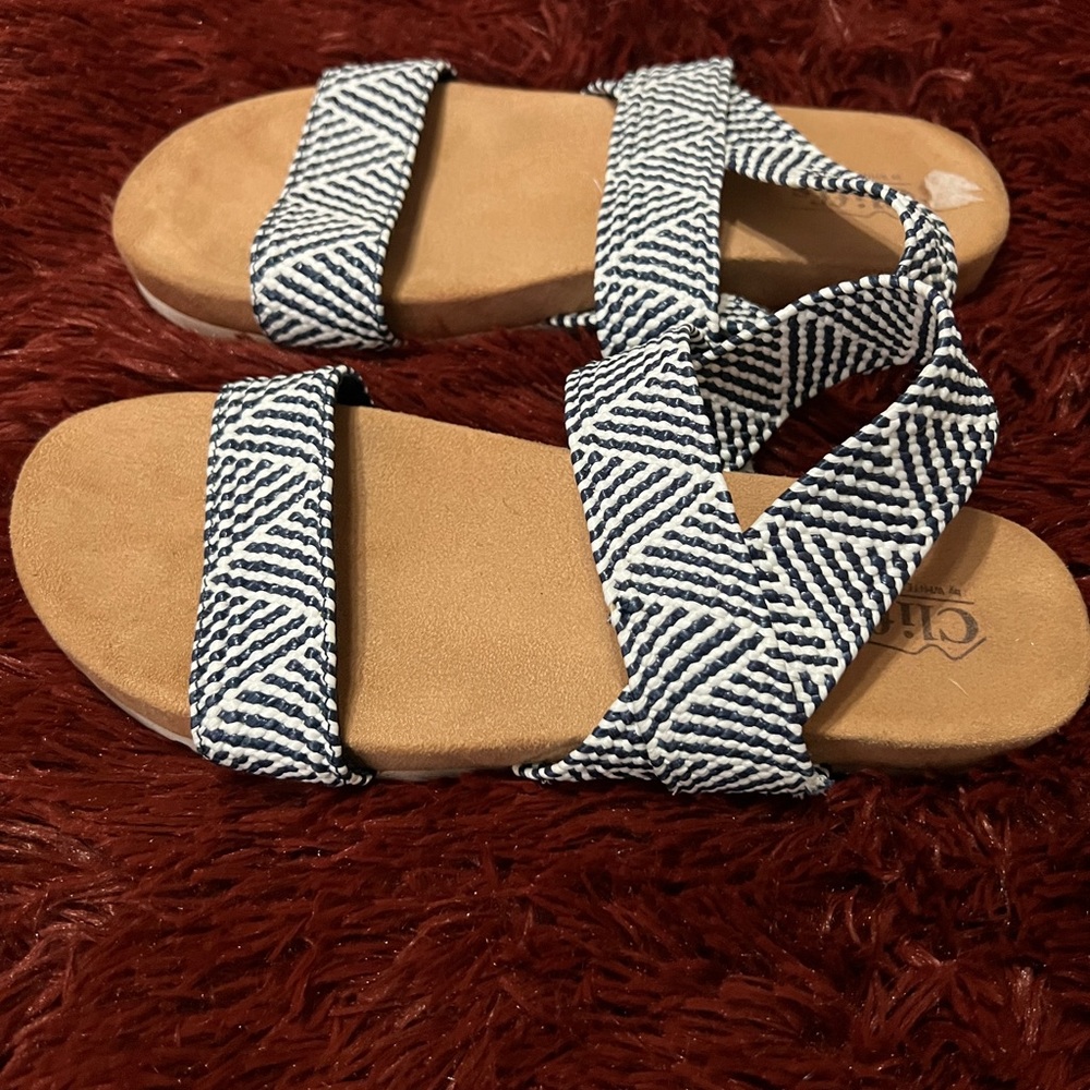 Woman’s sandals, size 9 cliff brand